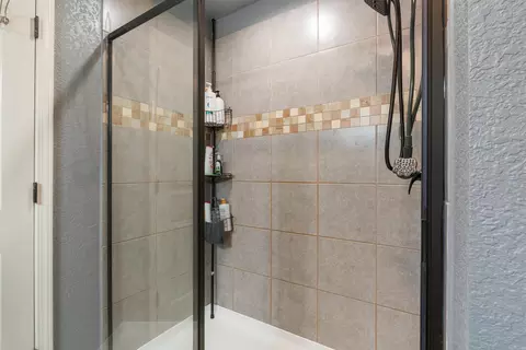 Bath - 2800 Plateau Dr, Conway, AR 72032 photo 2 of 3