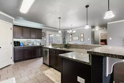 Kitchen - 2800 Plateau Dr, Conway, AR 72032 photo 2 of 6