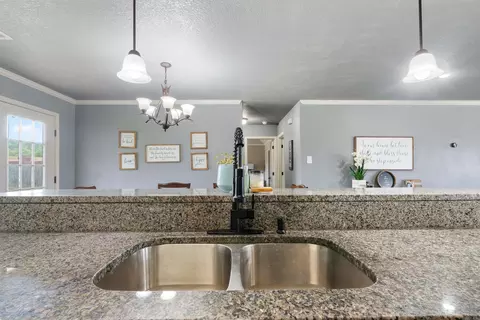 Kitchen - 2800 Plateau Dr, Conway, AR 72032 photo 5 of 6
