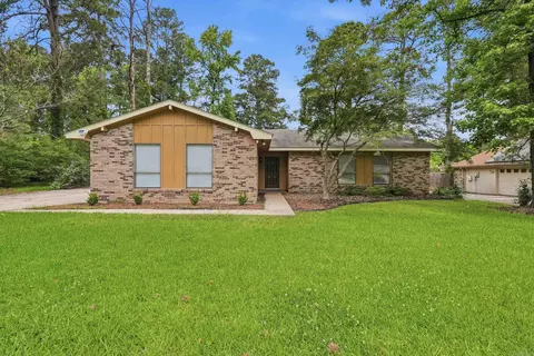 7507 S Pinewood Dr, Pine Bluff, AR 71603