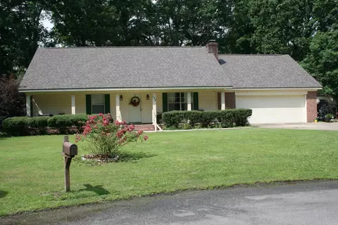 104 Magnolia Cir, Crossett, AR 71635