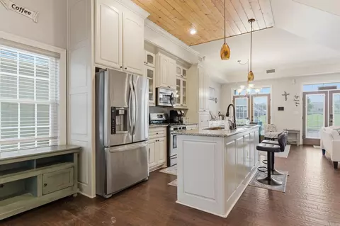 Kitchen - 4 E Citron, Bryant, AR 72022 photo 1 of 1
