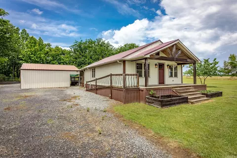 727 E Bowling Rd, Clinton, AR 72031