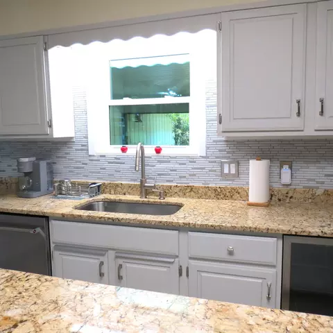 Kitchen - 4025 Chapel Ln, Pine Bluff, AR 71603 photo 3 of 6