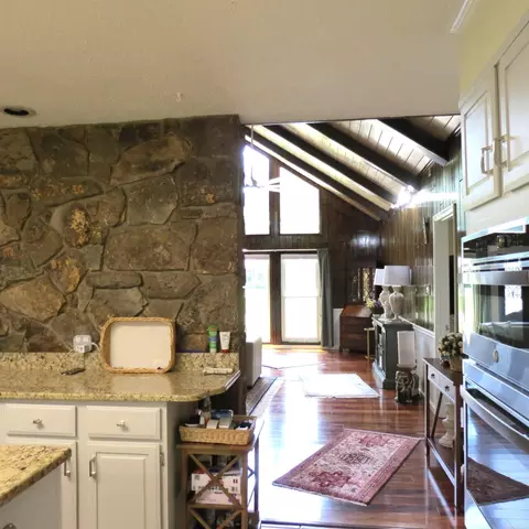 Kitchen - 4025 Chapel Ln, Pine Bluff, AR 71603 photo 6 of 6