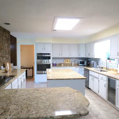 Kitchen - 4025 Chapel Ln, Pine Bluff, AR 71603 photo 1 of 6