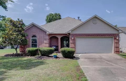 2 Park Ridge Dr, Maumelle, AR 72113