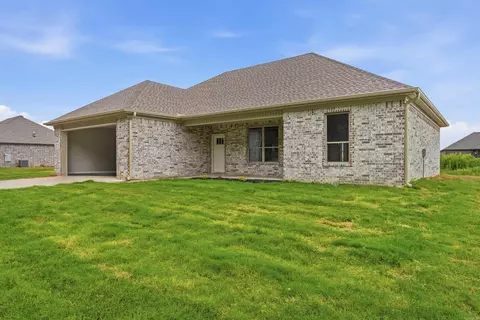 Exterior - 916 Bratton Rd, Lonoke, AR 72086 photo 3 of 7