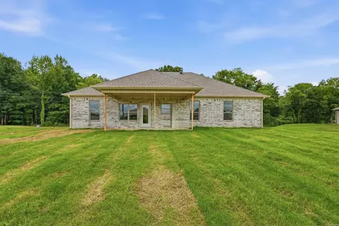 Exterior - 916 Bratton Rd, Lonoke, AR 72086 photo 6 of 7