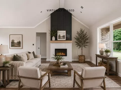 Living - 916 Bratton Rd, Lonoke, AR 72086 photo 1 of 7