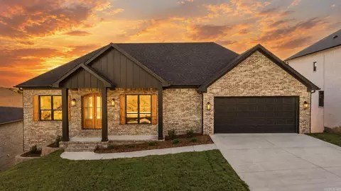 169 Maumelle Valley Dr, Maumelle, AR 72113