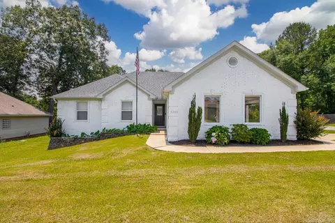 3201 Mckensie Dr, Benton, AR 72015