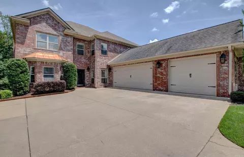 112 Navajo Trl, Maumelle, AR 72113