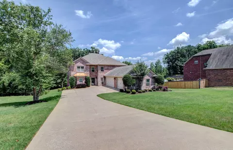 112 Navajo Trl, Maumelle, AR 72113