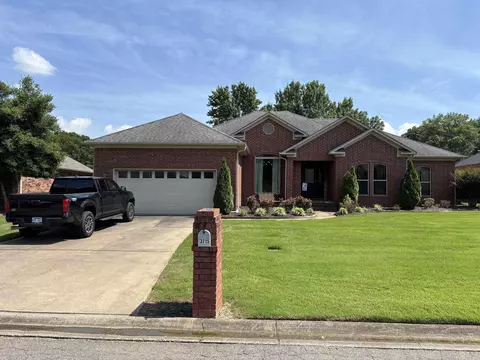3715 Mcconnell Dr, Conway, AR 72034