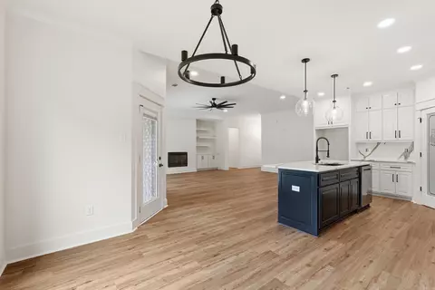 Living - 9 Moonlight Dr, Morrilton, AR 72110 photo 3 of 4