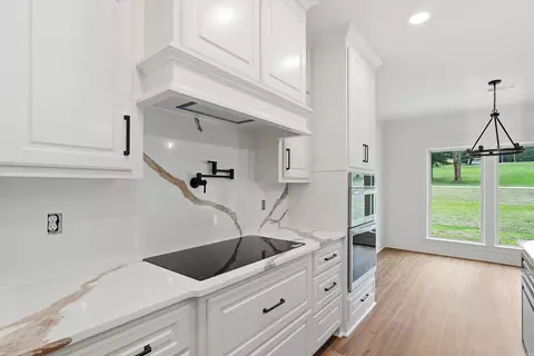 Kitchen - 9 Moonlight Dr, Morrilton, AR 72110 photo 3 of 5