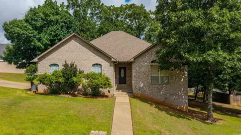 116 Pleasantwood Dr, Maumelle, AR 72113