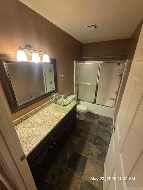 Bath - 1718 Eagle Point Way, Benton, AR 72015 photo 1 of 2