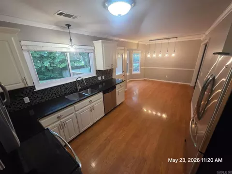 Kitchen - 1718 Eagle Point Way, Benton, AR 72015 photo 2 of 2
