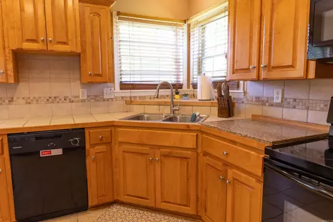 Kitchen - 683 Hwy 321, Beebe, AR 72012 photo 1 of 2