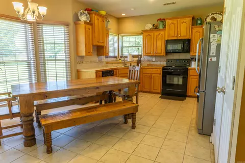 Kitchen - 683 Hwy 321, Beebe, AR 72012 photo 2 of 2