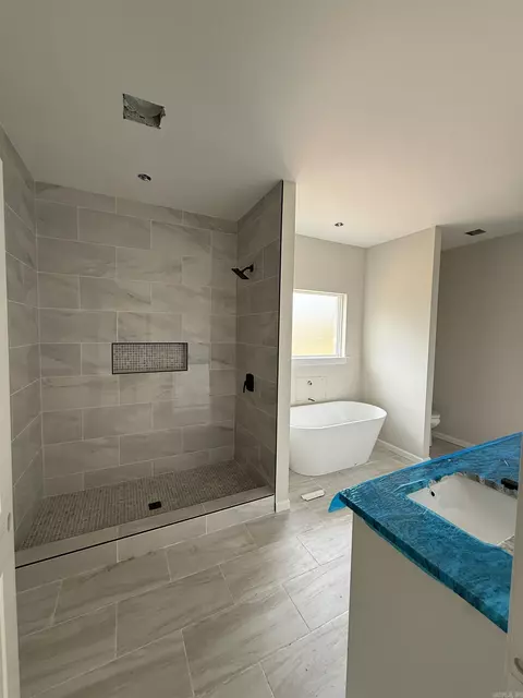 Bath - 507 Madeleine Cir, Austin, AR 72007 photo 2 of 2