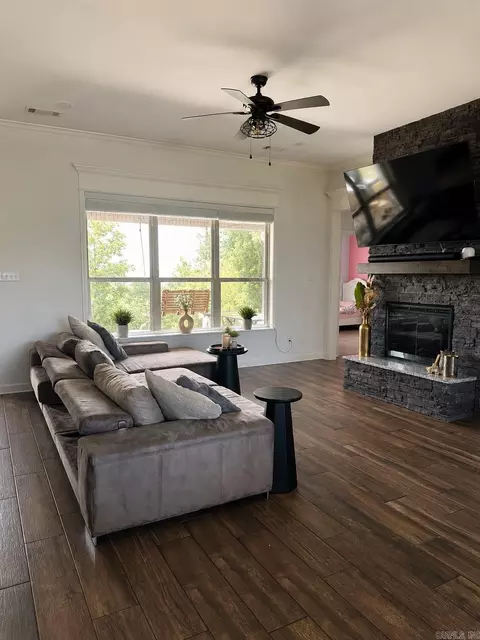 Living - 115 Crested Butte Rd, Austin, AR 72007 photo 1 of 1
