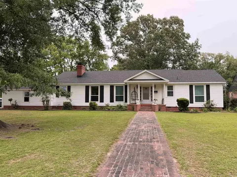 18 Wolfe Dr, Mcgehee, AR 71654