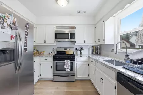 Kitchen - 14 White Oak Cir, Searcy, AR 72143 photo 1 of 3