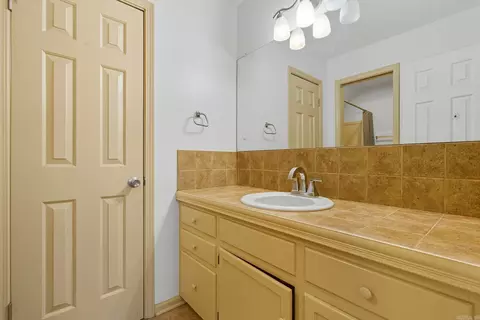 Bath - 14 White Oak Cir, Searcy, AR 72143 photo 4 of 5