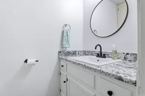 Bath - 14 White Oak Cir, Searcy, AR 72143 photo 1 of 5