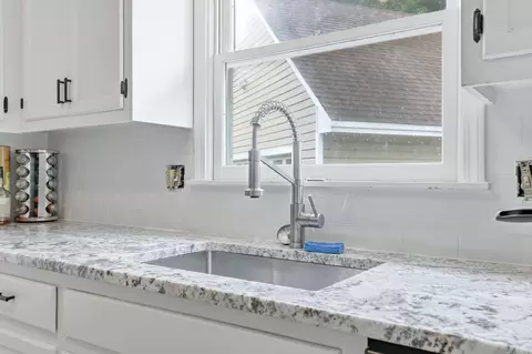 Kitchen - 14 White Oak Cir, Searcy, AR 72143 photo 3 of 3