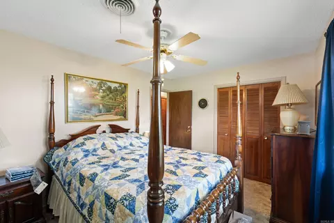 Bedroom - 14 Hunters Cv, Pine Bluff, AR 71603 photo 3 of 4
