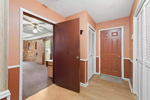 Entry Way - 14 Hunters Cv, Pine Bluff, AR 71603 photo 2 of 3