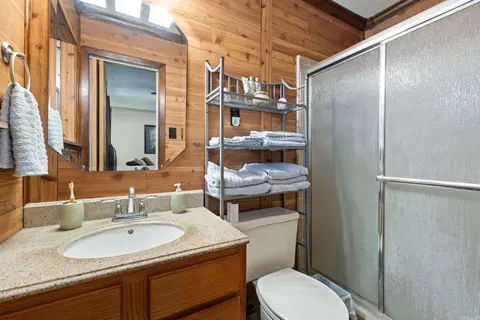 Bath - 14 Hunters Cv, Pine Bluff, AR 71603 photo 3 of 3