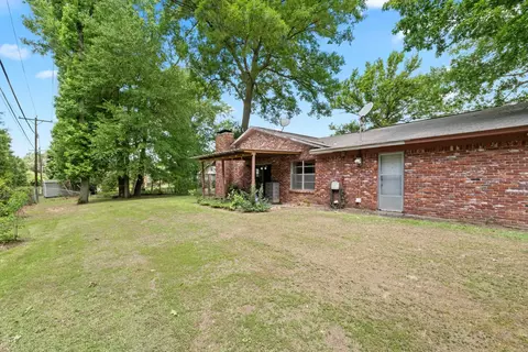 Exterior - 14 Hunters Cv, Pine Bluff, AR 71603 photo 6 of 8