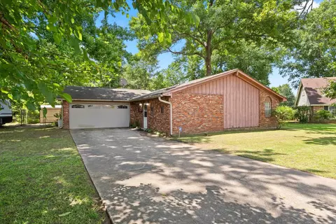 14 Hunters Cv, Pine Bluff, AR 71603
