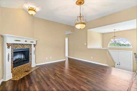 Living - 1007 Clinton Ct, Alexander, AR 72002 photo 1 of 2