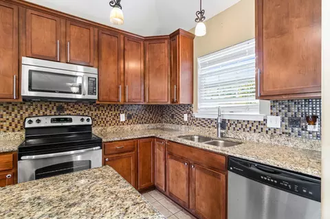 Kitchen - 1007 Clinton Ct, Alexander, AR 72002 photo 2 of 4