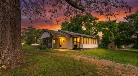 301 Hall St, Alton, MO 65606