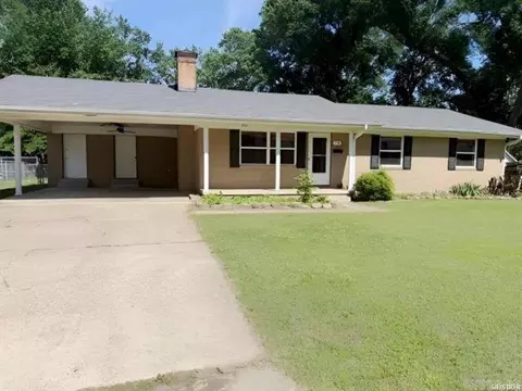 330 N 14th St, Arkadelphia, AR 71923