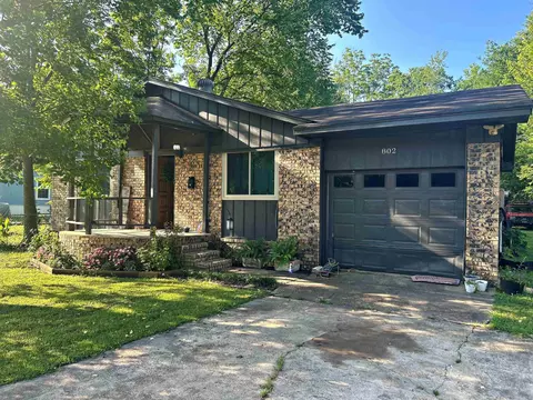 802 E Maple St, Gurdon, AR 71743