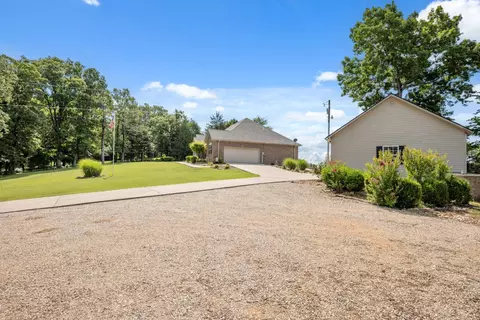 Exterior - 61 Bluff Rd, Hardy, AR 72542 photo 5 of 8