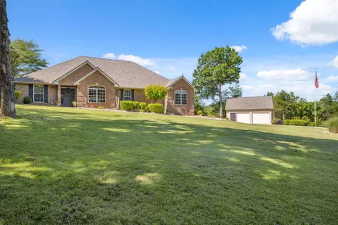 61 Bluff Rd, Hardy, AR 72542