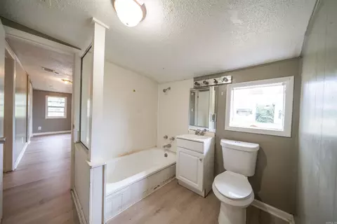 Bath - 807 Walnut St, Conway, AR 72032 photo 2 of 3