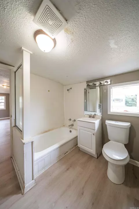Bath - 807 Walnut St, Conway, AR 72032 photo 1 of 3