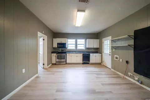 Living - 807 Walnut St, Conway, AR 72032 photo 3 of 3