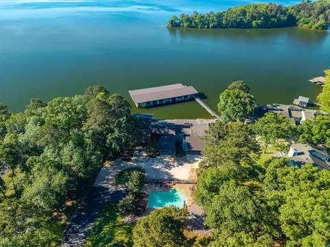 304 Lookout Pt #A4, Hot Springs, AR 71913