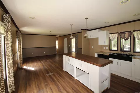 Living - 2230 Grant County Road 29, Pine Bluff, AR 71603 photo 2 of 4